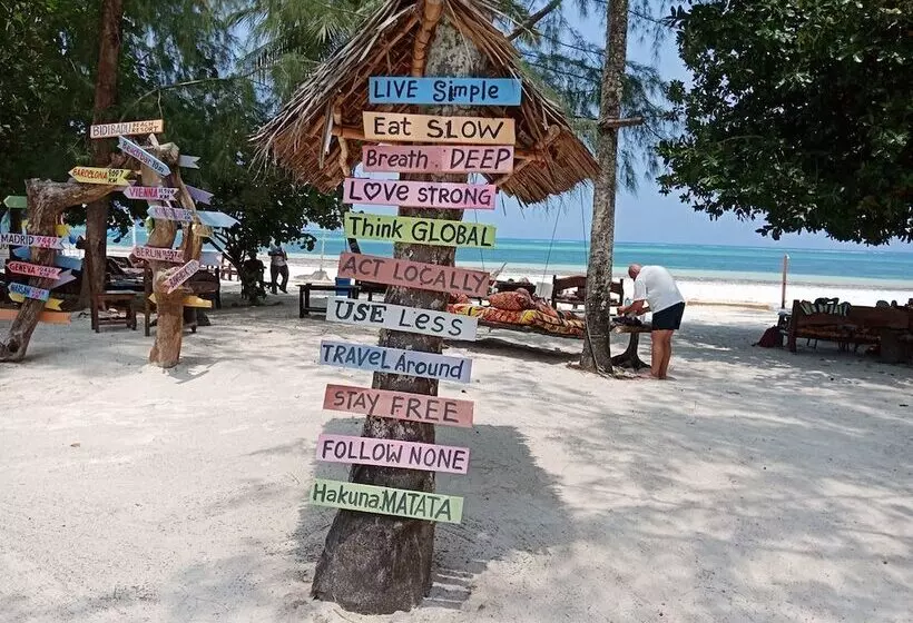 هاستل Diani Banda Cottages