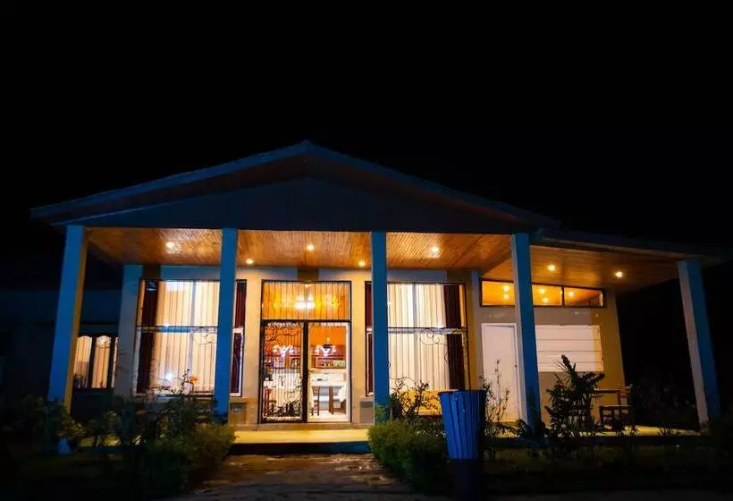 هتل Andasibe Lemurs Lodge