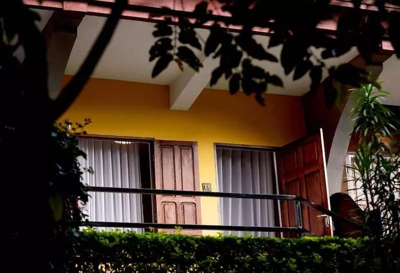 هتل Andasibe Lemurs Lodge