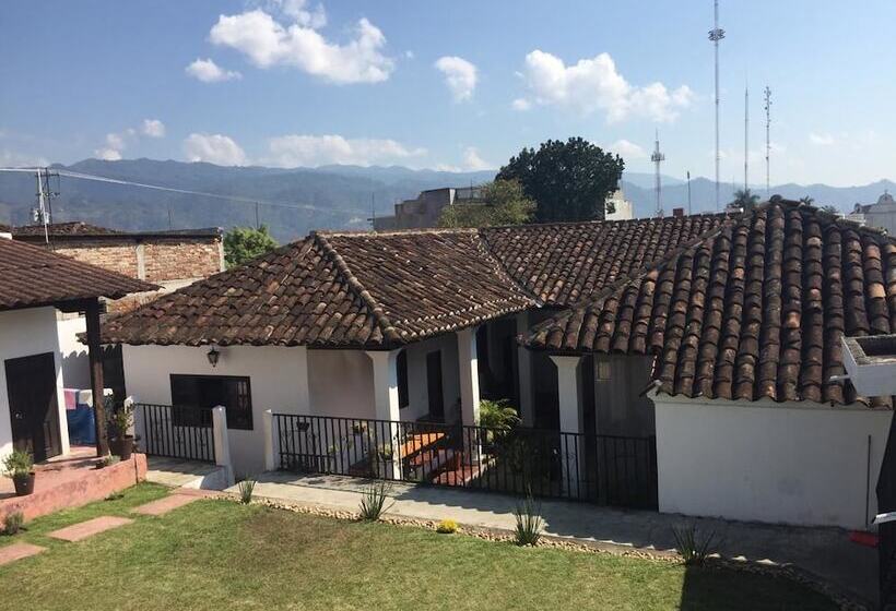 בית מלון כפרי Casa Lobe