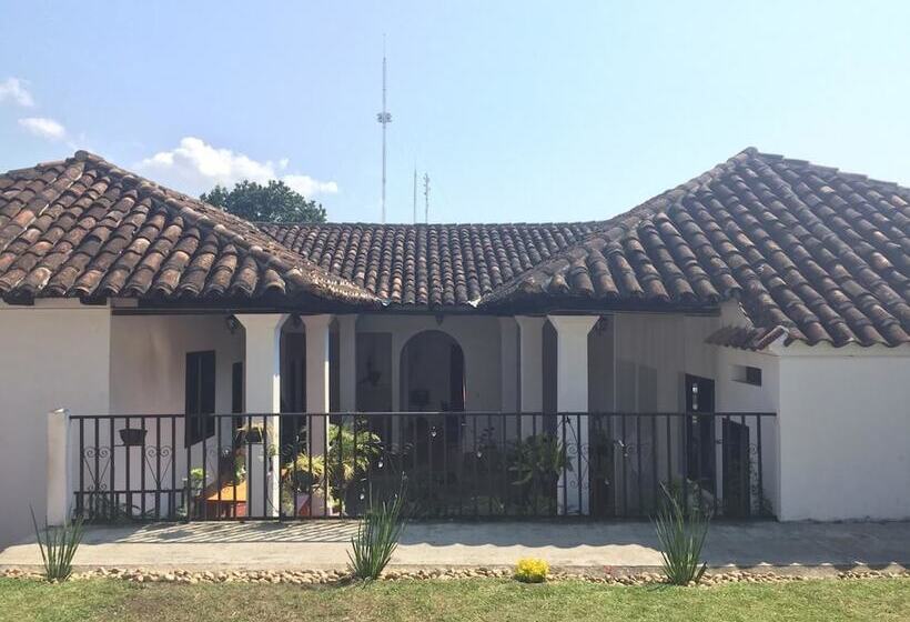 בית מלון כפרי Casa Lobe