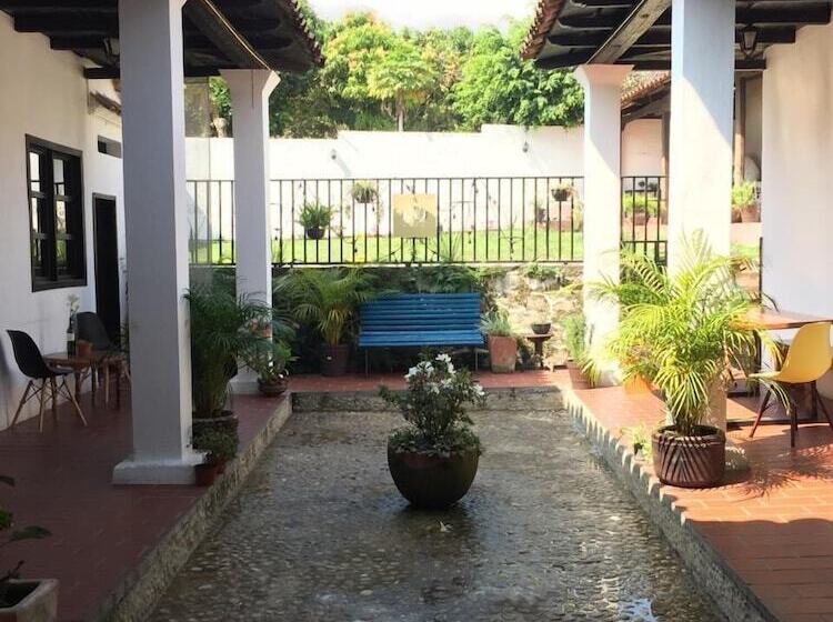 בית מלון כפרי Casa Lobe