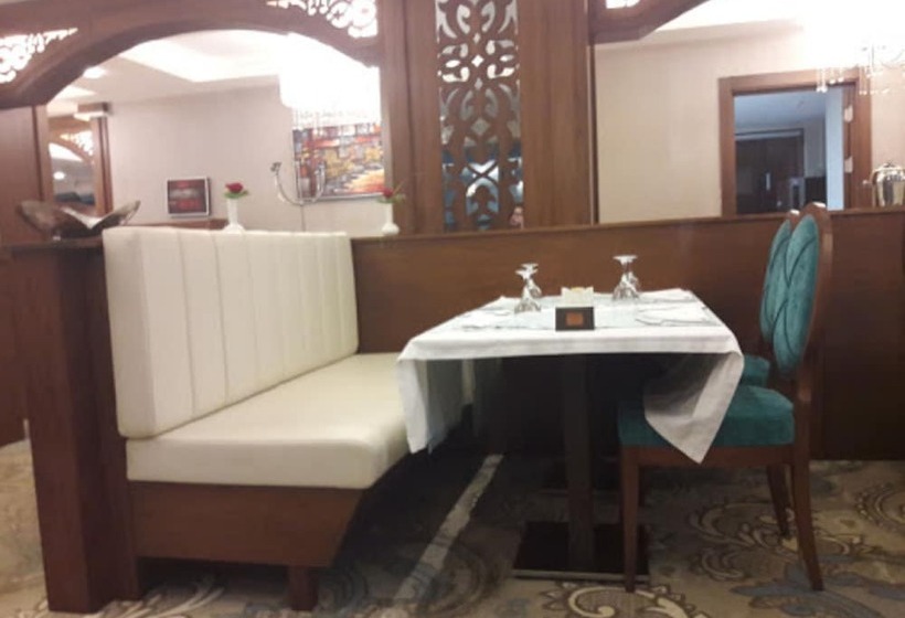 هتل Dar El Aaz Jijel