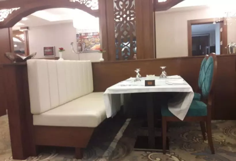 هتل Dar El Aaz Jijel