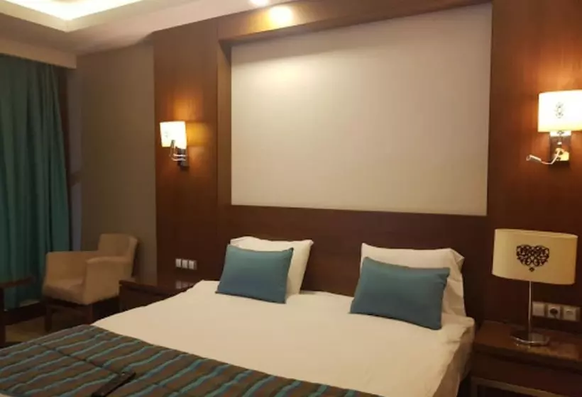 هتل Dar El Aaz Jijel