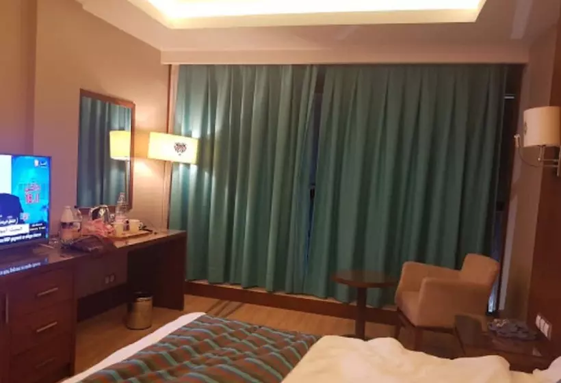 هتل Dar El Aaz Jijel