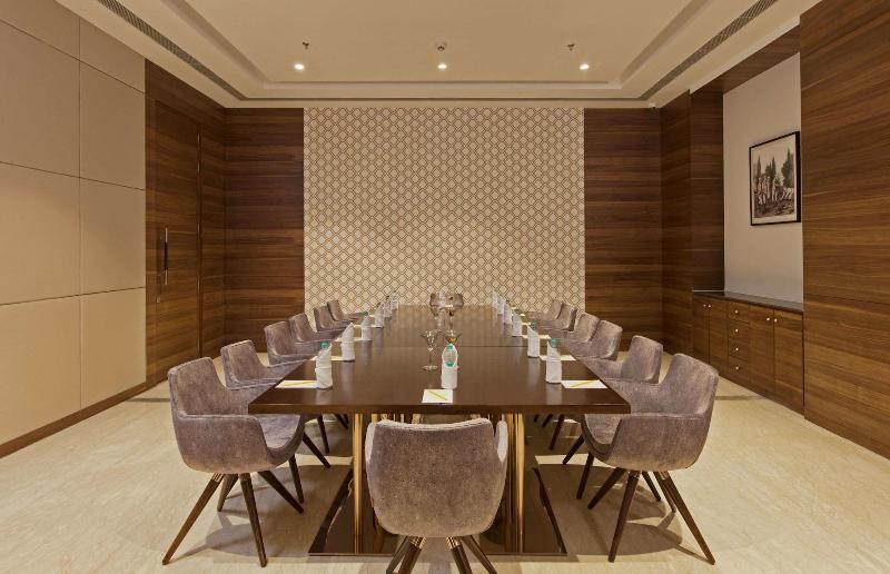 هتل Golden Premier Amritsar