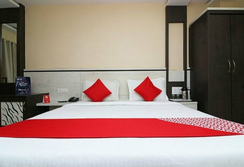 Отель Lotus By Oyo Rooms