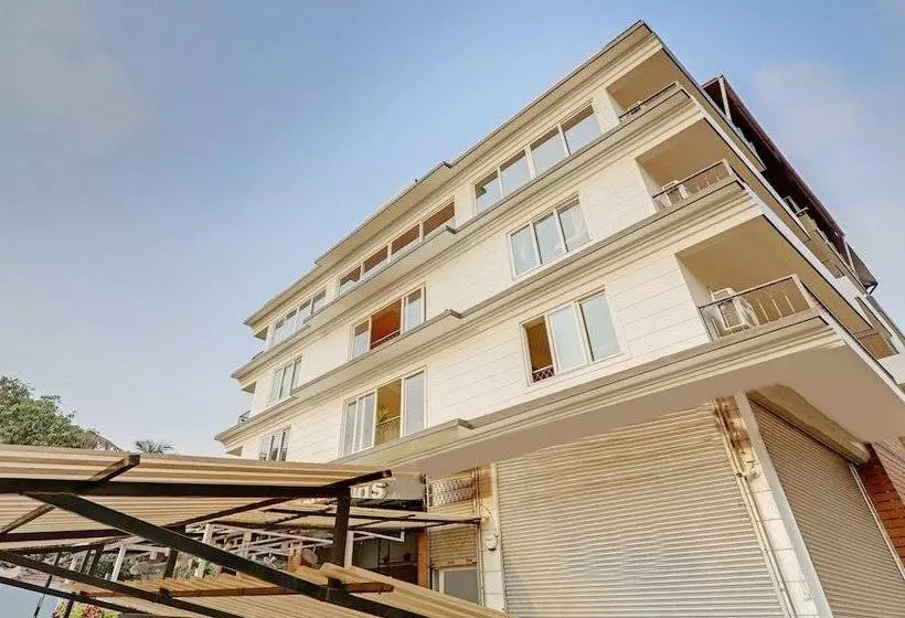 ホテル Treebo Premium Dona Eliza, 700 Metres From Calangute Beach