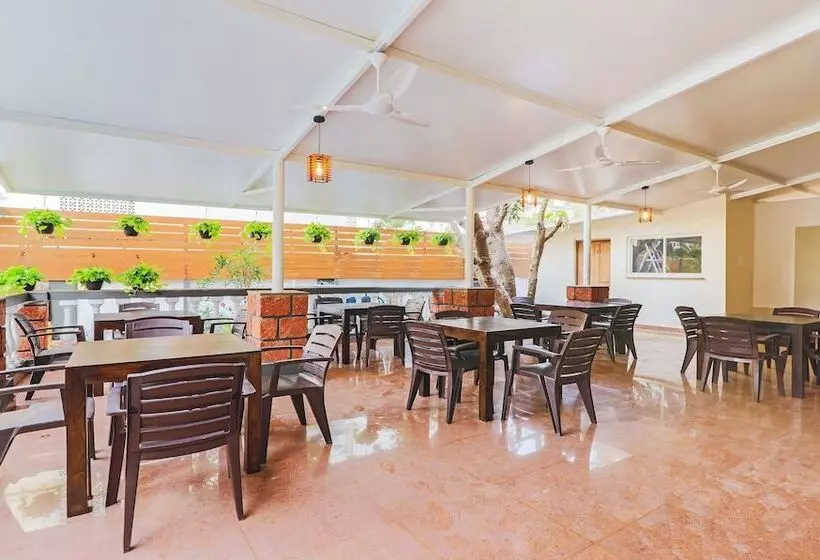 ホテル Treebo Premium Dona Eliza, 700 Metres From Calangute Beach