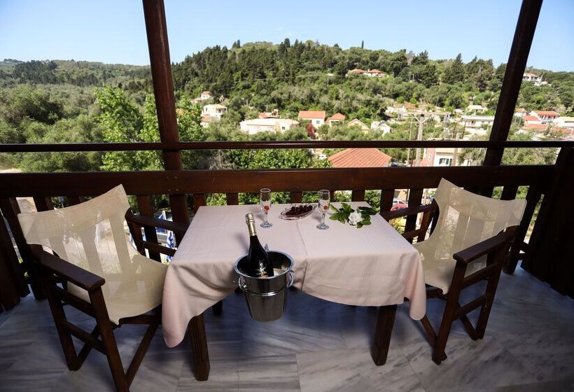 Bastas Hotel & Studios