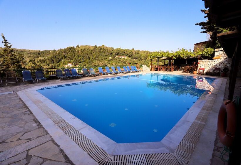 Bastas Hotel & Studios