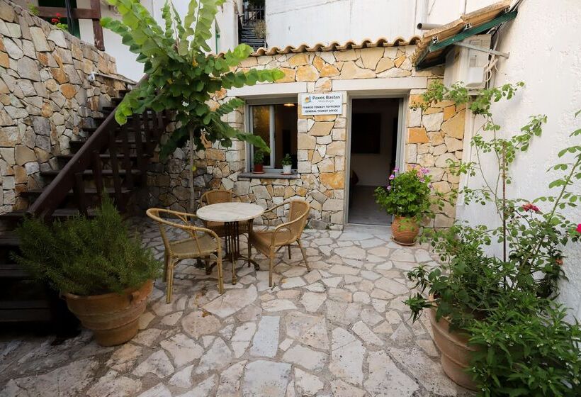 Bastas Hotel & Studios