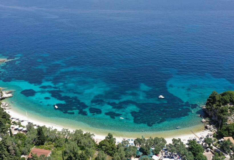 Bastas Hotel & Studios