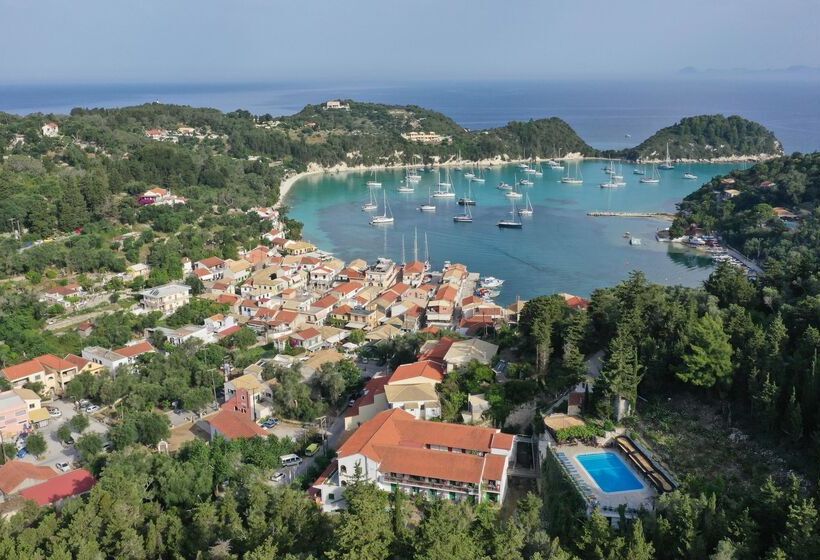 Bastas Hotel & Studios