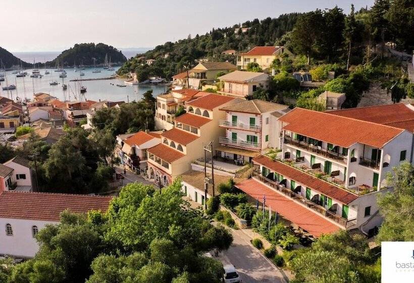 Bastas Hotel & Studios