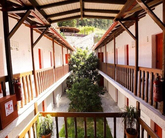 Bastas Hotel & Studios