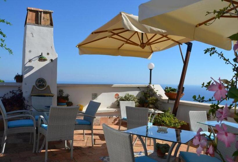 مبيت وإفطار La Soffitta Sul Mare