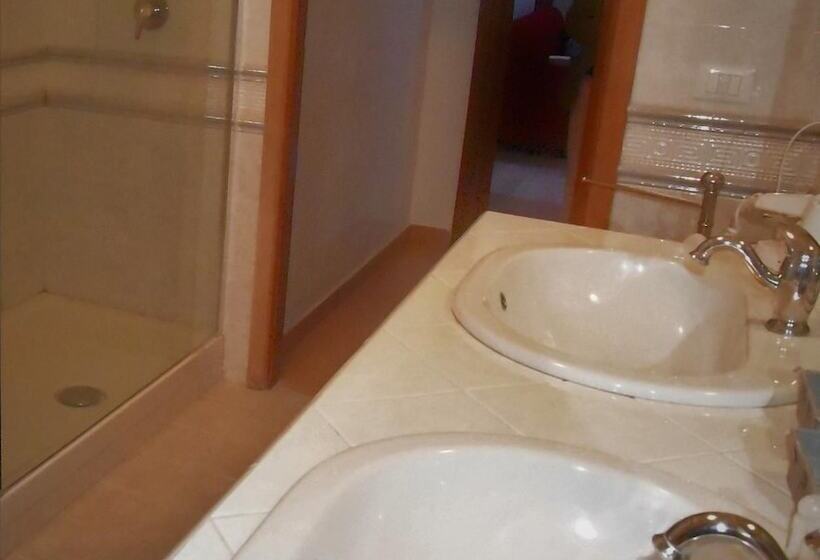 مبيت وإفطار Simonetta's Rooms