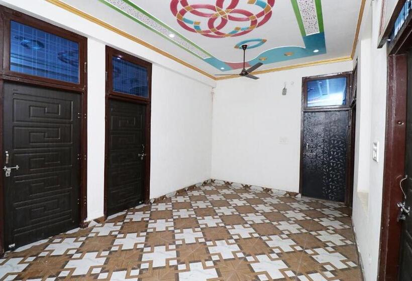 酒店 4 U By Oyo Rooms