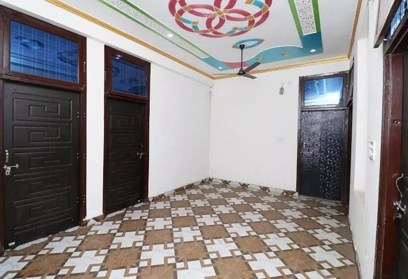 ホテル 4 U By Oyo Rooms