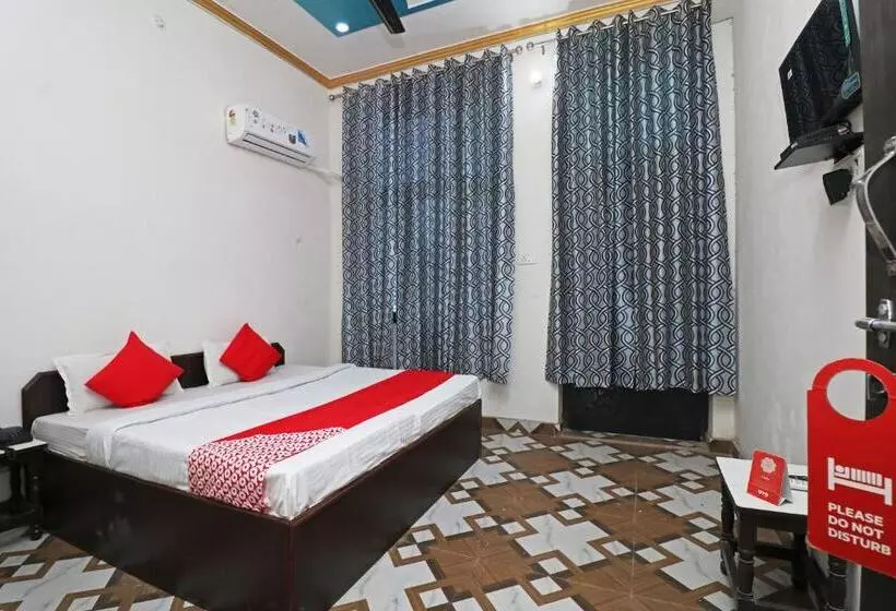 ホテル 4 U By Oyo Rooms