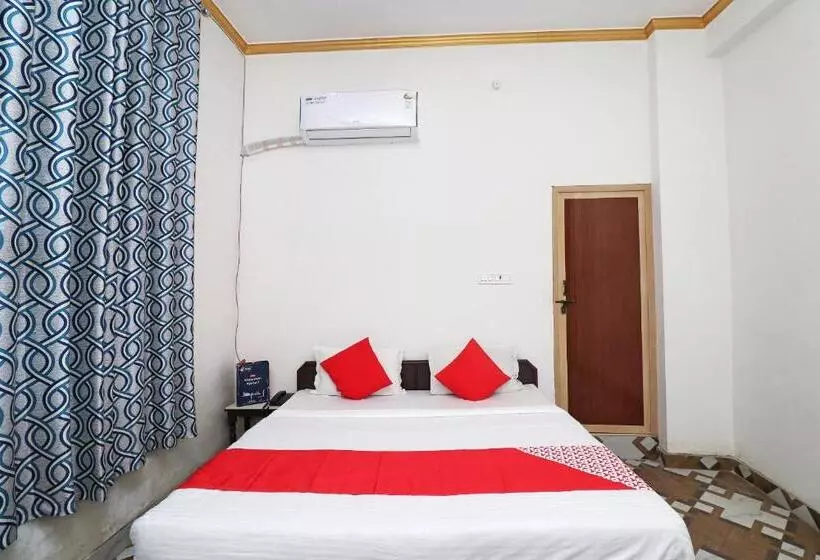 ホテル 4 U By Oyo Rooms