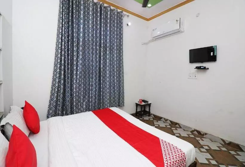 ホテル 4 U By Oyo Rooms