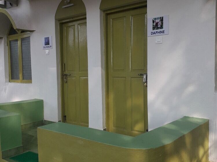 בית מלון כפרי Dhuni Resorts Goa