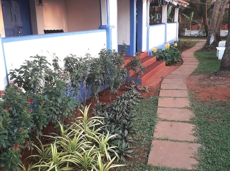 בית מלון כפרי Dhuni Resorts Goa