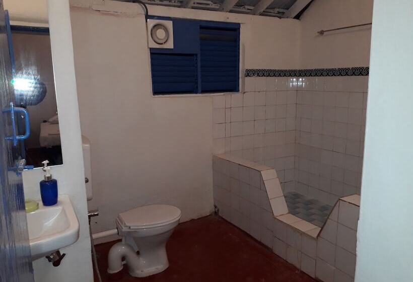 בית מלון כפרי Dhuni Resorts Goa