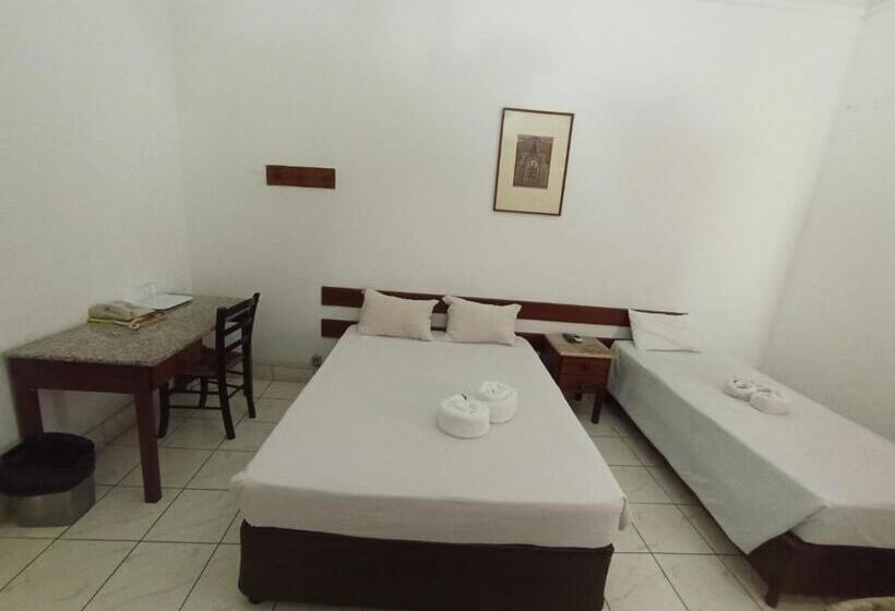 ホテル Pensao Martins