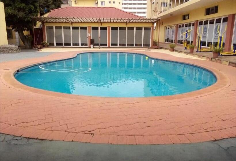 ホテル Pensao Martins