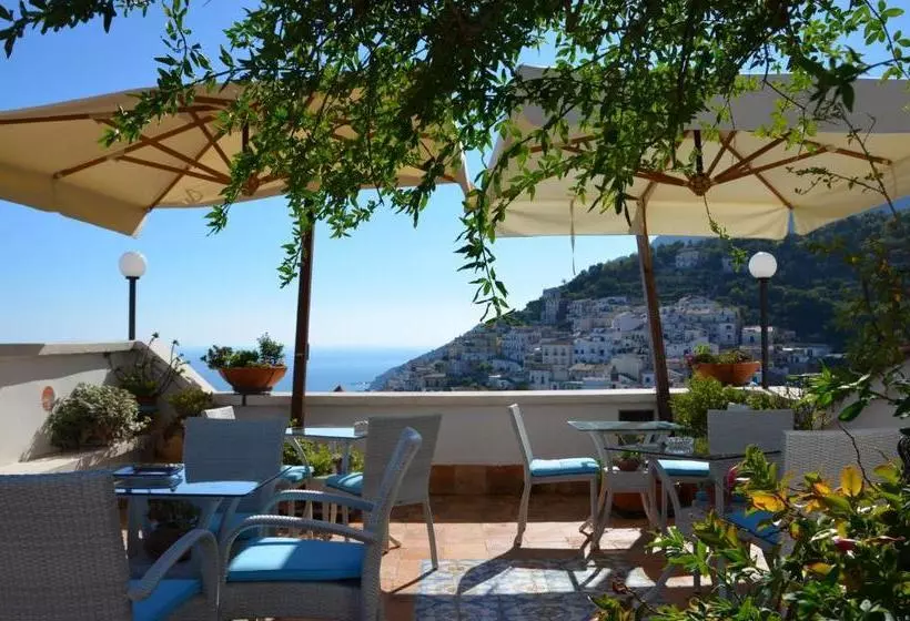 Aamiaismajoitus (B&B) La Soffitta Sul Mare