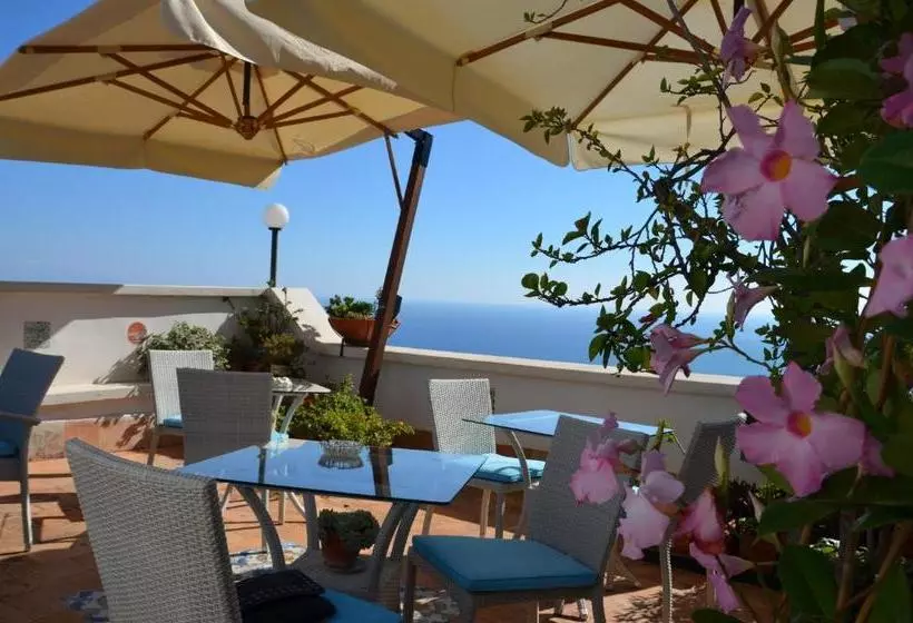 Aamiaismajoitus (B&B) La Soffitta Sul Mare