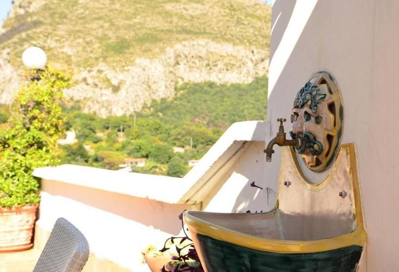 مبيت وإفطار La Soffitta Sul Mare