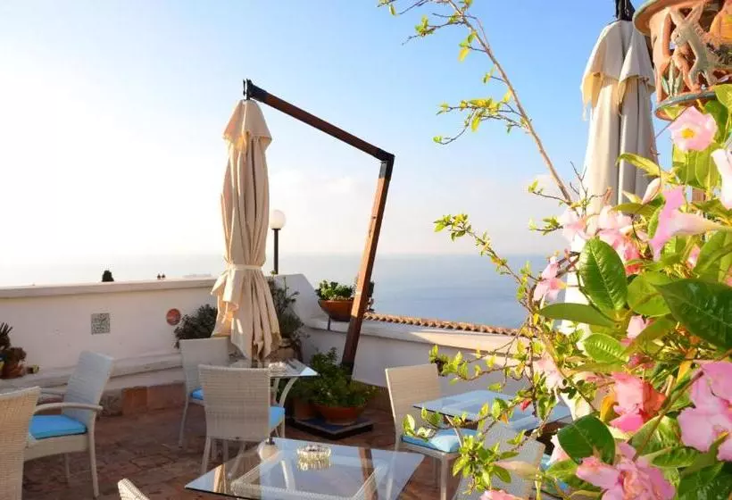 Aamiaismajoitus (B&B) La Soffitta Sul Mare