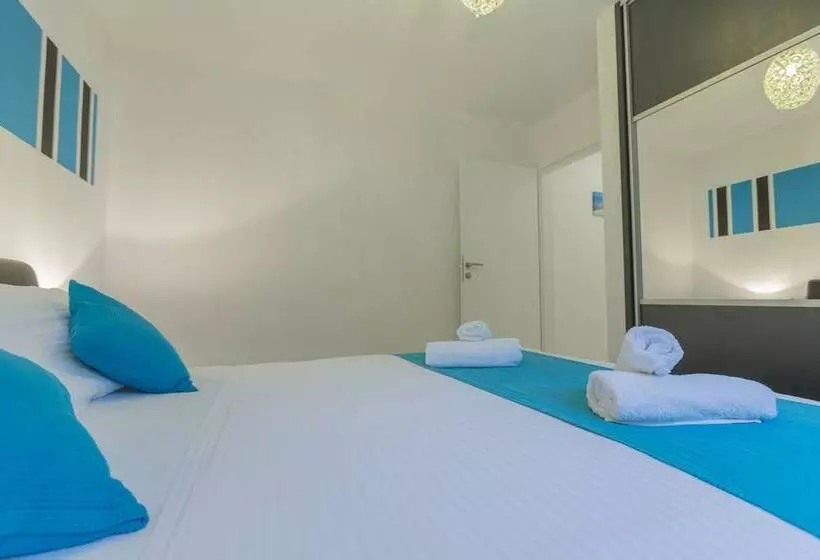 Lux Apartments