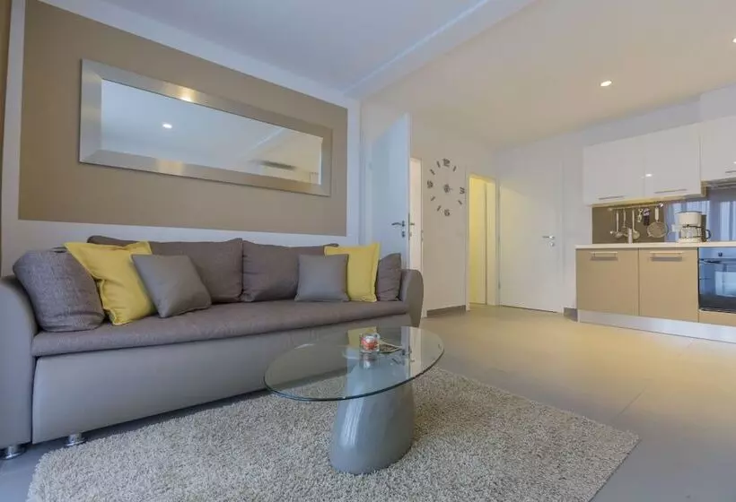 Lux Apartments