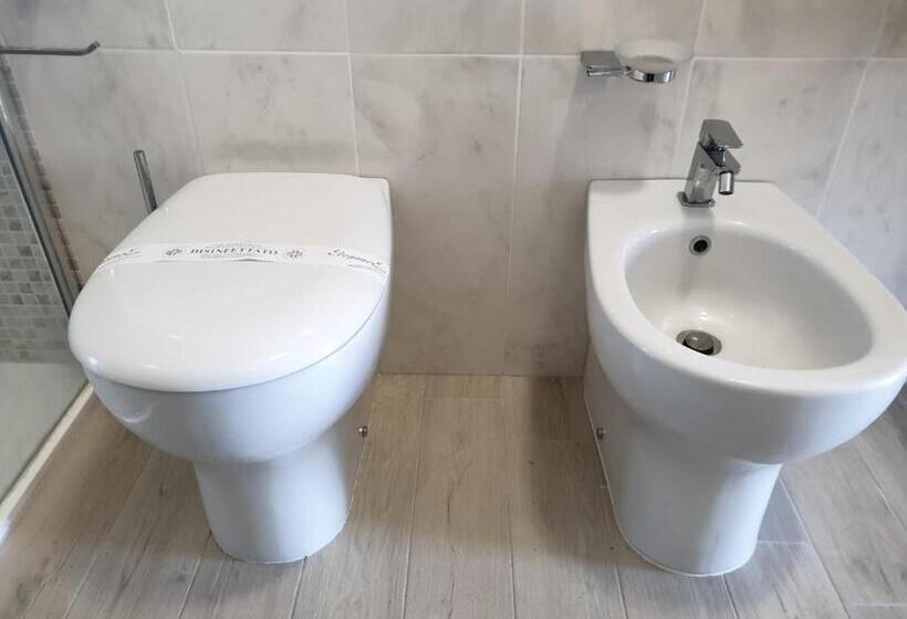 簡易ホテル Aurora