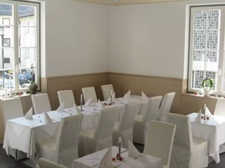 Hotelli Gasthof Goldener Adler