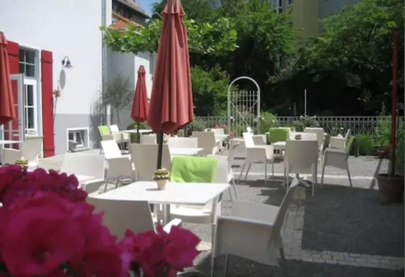 Hotelli Gasthof Goldener Adler