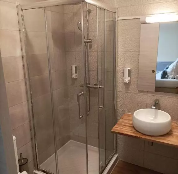 هتل Hôtel L Ecrin