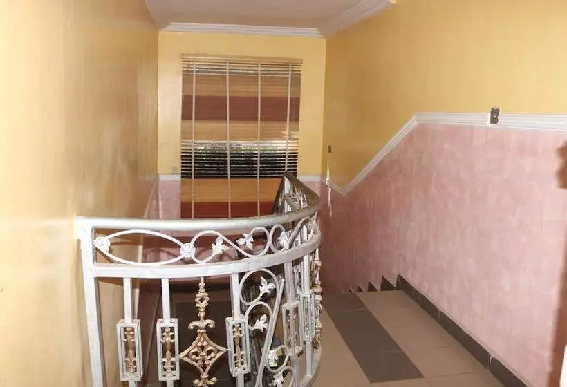 Lifeline Hotel And Suites