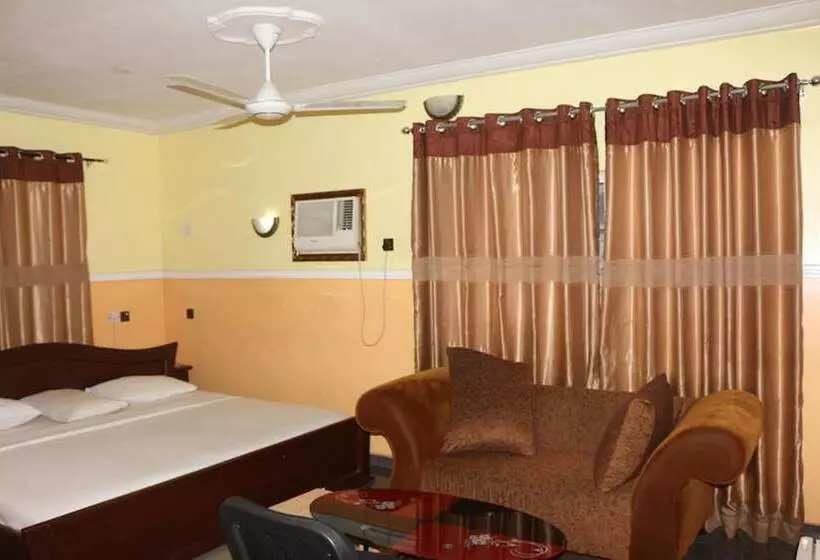 Lifeline Hotel And Suites