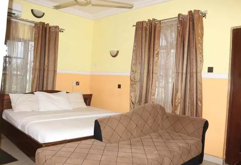 Lifeline Hotel And Suites