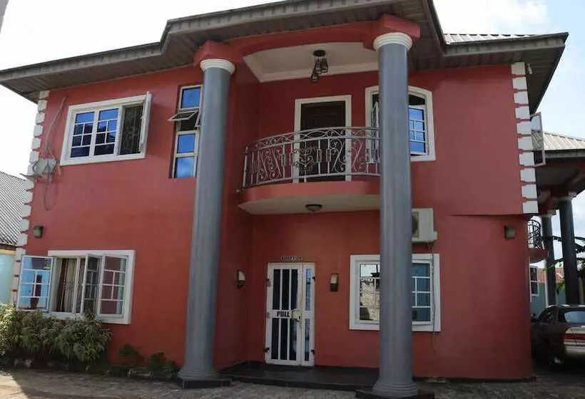 Lifeline Hotel And Suites