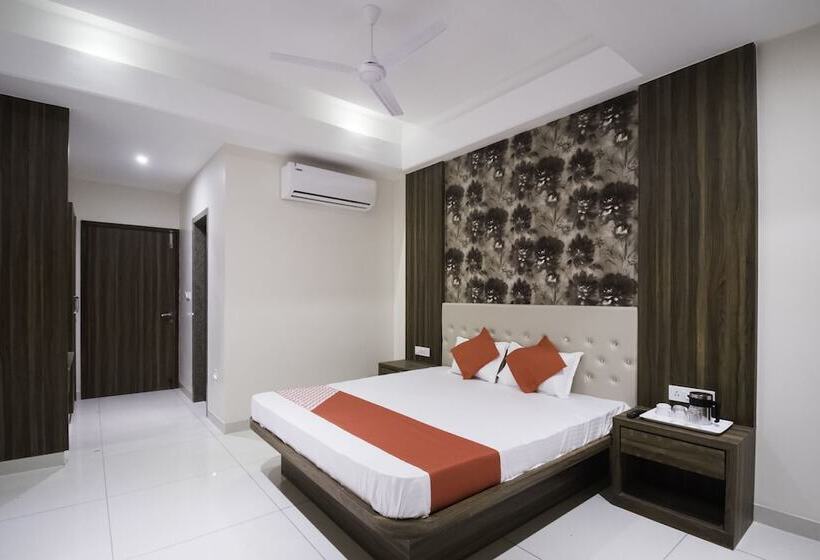 هتل Oyo 23571 Jai Bhawani