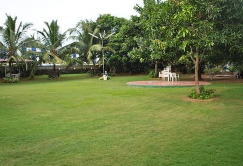 فندق Park Inn Beach Resort