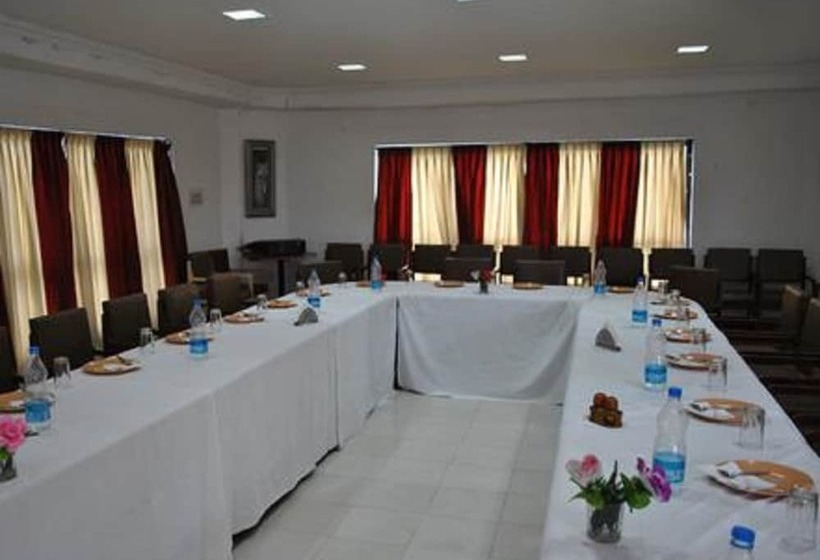 فندق Park Inn Beach Resort